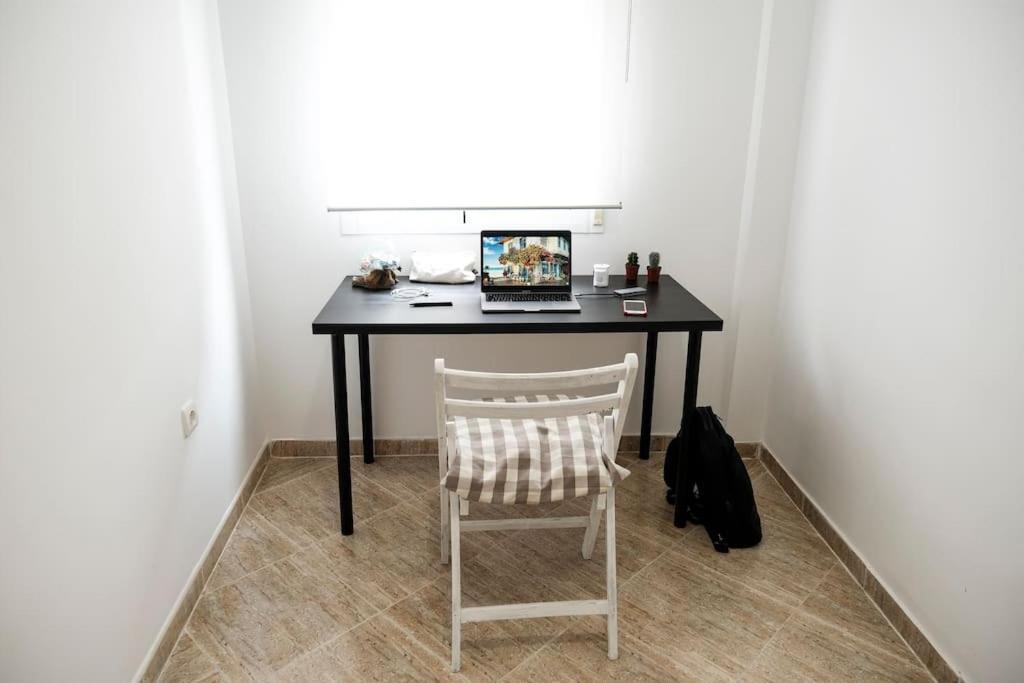 Apartamento A 100M Del Ayuntamiento Huelva Bagian luar foto