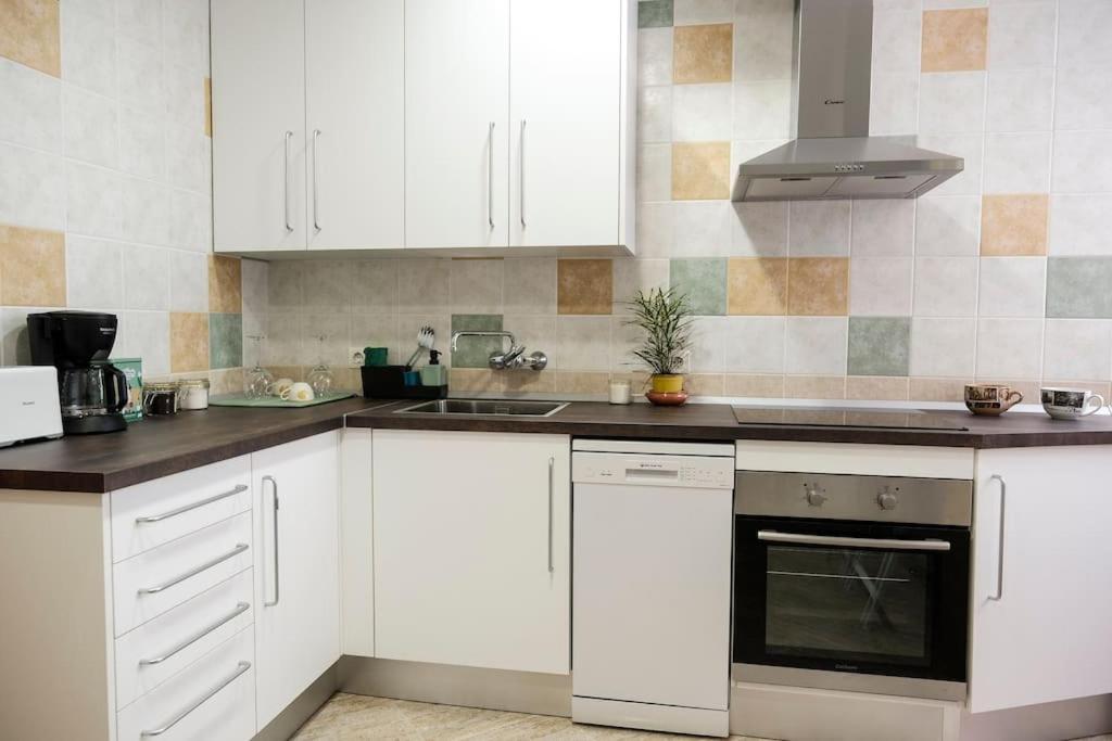 Apartamento A 100M Del Ayuntamiento Huelva Bagian luar foto