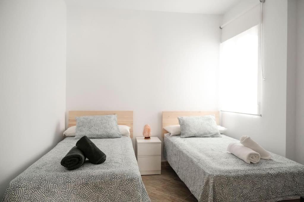 Apartamento A 100M Del Ayuntamiento Huelva Bagian luar foto