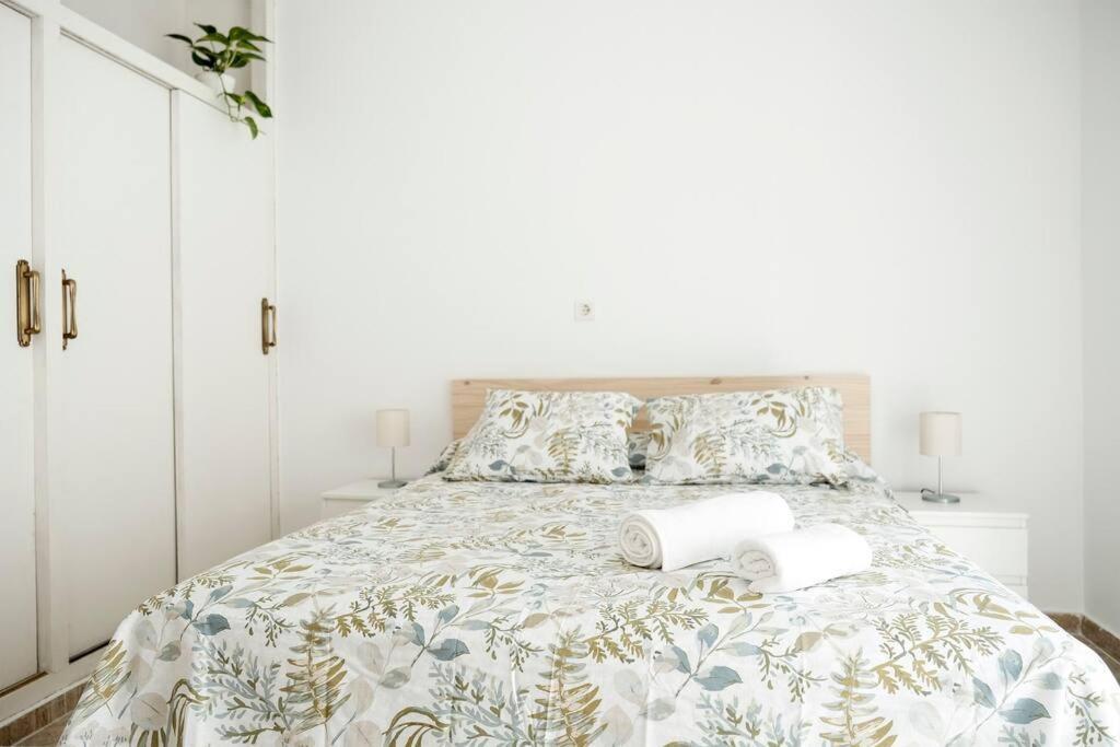 Apartamento A 100M Del Ayuntamiento Huelva Bagian luar foto