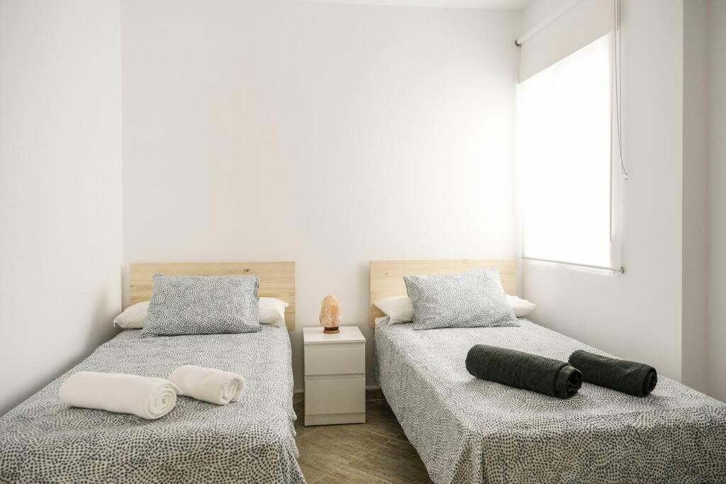 Apartamento A 100M Del Ayuntamiento Huelva Bagian luar foto